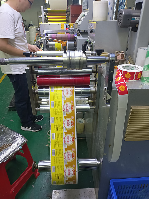 食品标签印刷 不干胶印刷 胶面印刷 安图工厂标签印刷实拍
